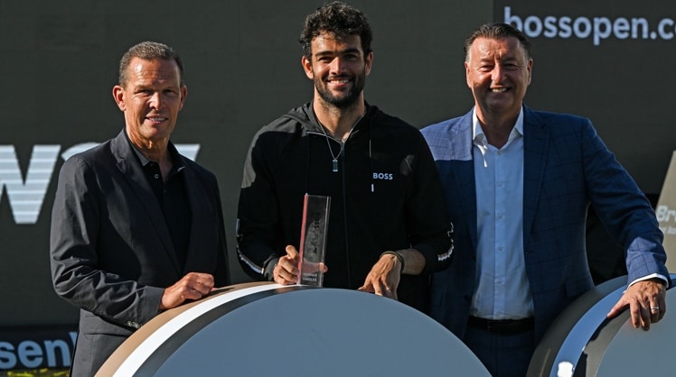 Hugo-Boss-CEO Daniel Grieder, Tennis-Ass Matteo Berrettini und Turnierdirektor Edwin Weindorfer © Boss Open/Paul Zimmer