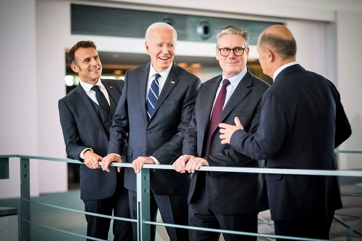 Emmanuel Macron, Joe Biden, Keir Starmer und Olaf Scholz (Bild: Bundesregierung / Dominik Butzmann) 