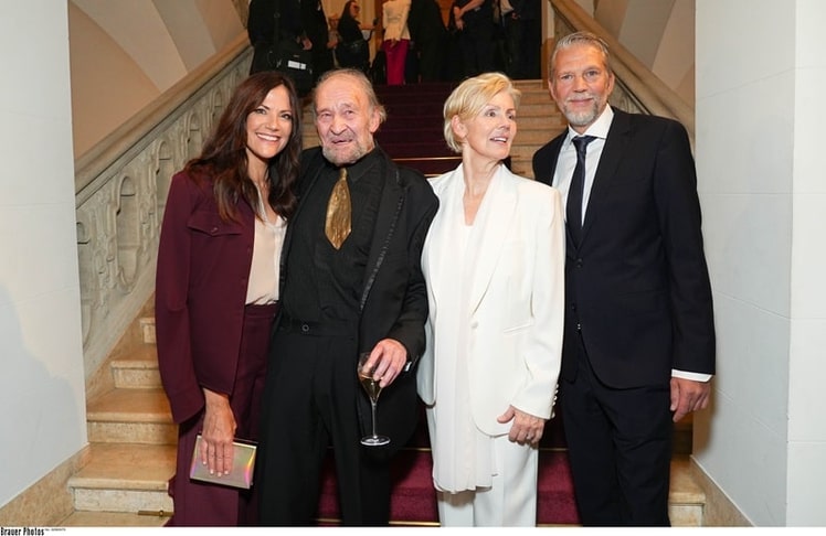 Bettina Zimmermann, Michael Mendl, Marika George und Kai Wiesinger bei der Verleihung des Götz-George-Preises in Berlin am Samstag, 26. Oktober 2024 (Bild: Brauer Photos / J. Harrell)