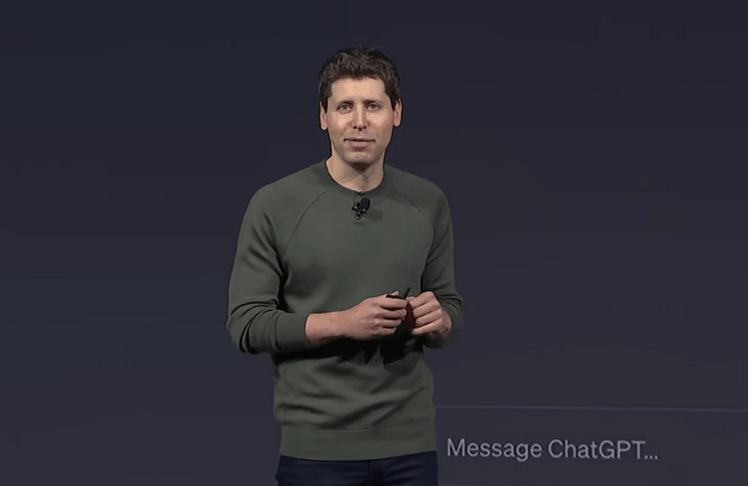 Auch das Ergebnis der jüngsten Finanzierungsrunde dürfte CEO Sam Altman, hier zu sehen beim OpenAI DevDay 2023, ein verhaltenes Lächeln auf die Lippen zaubern (Bild: Screenshot / OpenAI)