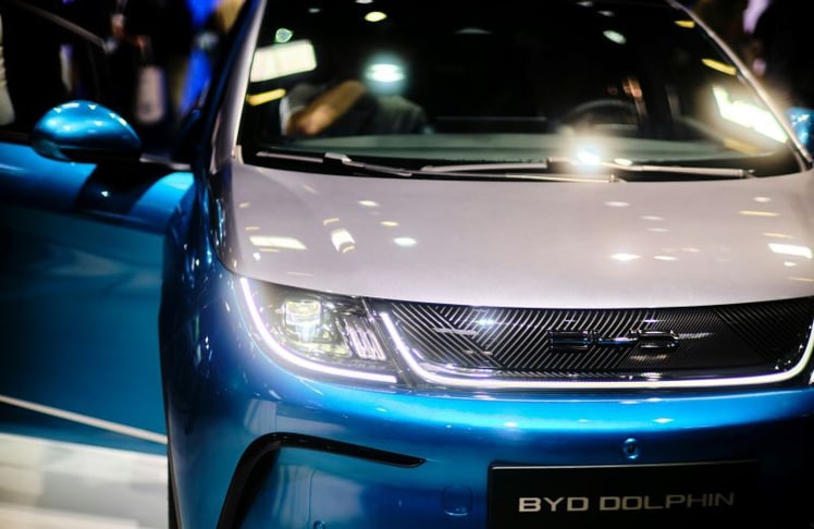 Der BYD Dolphin: Chinas Elektroauto-Hersteller BYD plant eine Milliardeninvestition in der Türkei, um Zölle zu umgehen und den europäischen Markt zu erobern.(Foto: Michael Förtsch auf Unsplash)