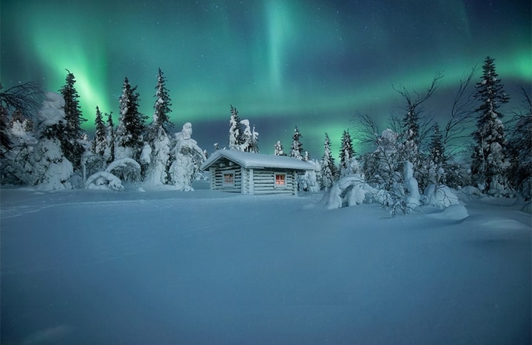 Einmal im Leben die Polarlichter sehen - davon träumen viele. Im winterlich verschneiten Lappland ist dieses Erlebnis bestimmt unvergesslich. © Pxfuel