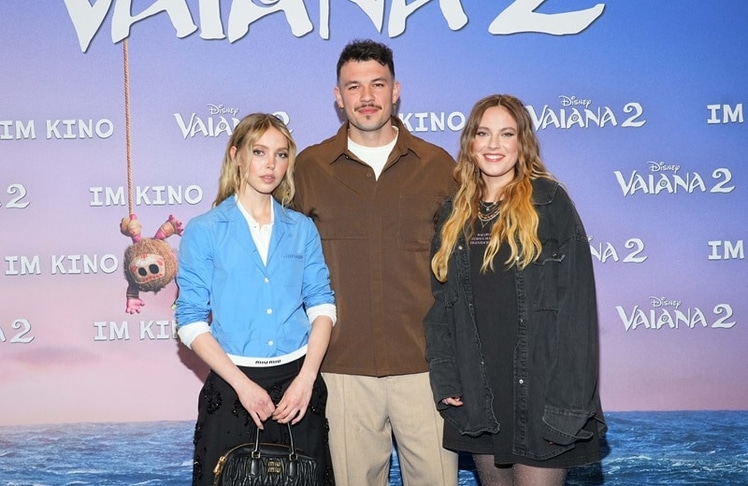 Lina Larissa Strahl, Tim Johnson und Sophia Bauckloh bei der "Vaiana 2"-Deutschland-Premiere am 25. November 2024 in Berlin