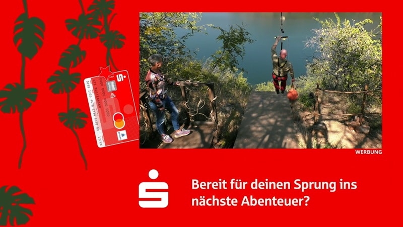 Screenshot aus "Ich bin ein Star – Showdown der Dschungel-Legenden" mit Sparkassen-Frame (Bild: Havas Media / RTL)