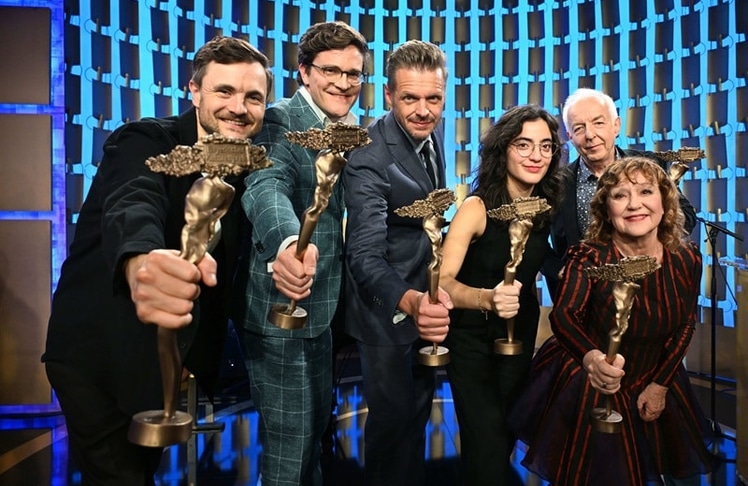 v.l.n.r. Die Preisträger Phil Laude (Creator-Preis), Bodo Wartke (Musikpreis), Florian Schröder (Hauptpreis), Ana Lucia (Senkrechtstarterpreis), Hanns Meilhammer und Claudia Schlenger "Herbert & Schnipsi" (Ehrenpreis)
bei 25 Jahre Bayerischer Kabarettpreis im Lustspielhaus in München am 04.11.2024.
Foto: BrauerPhotos / P.Schoenberger
