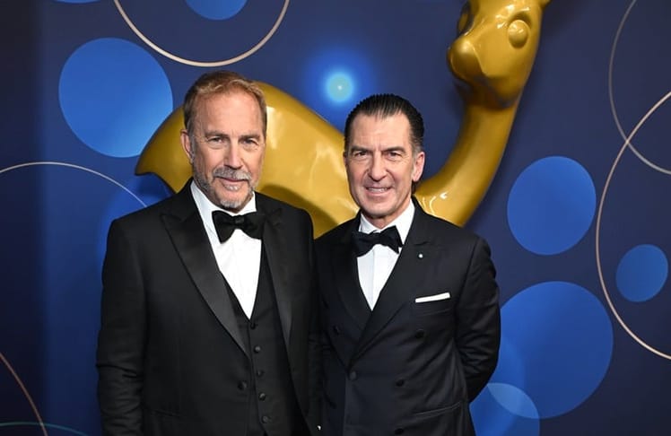 Preisträger "Schauspieler International" Kevin Costner und Gastgeber Philipp Welte bei der BAMBI-Verleihung 2024 in den Bavaria Studios am 7. November 2024 in München.
Foto: Brauer Photos / O. Walterscheid