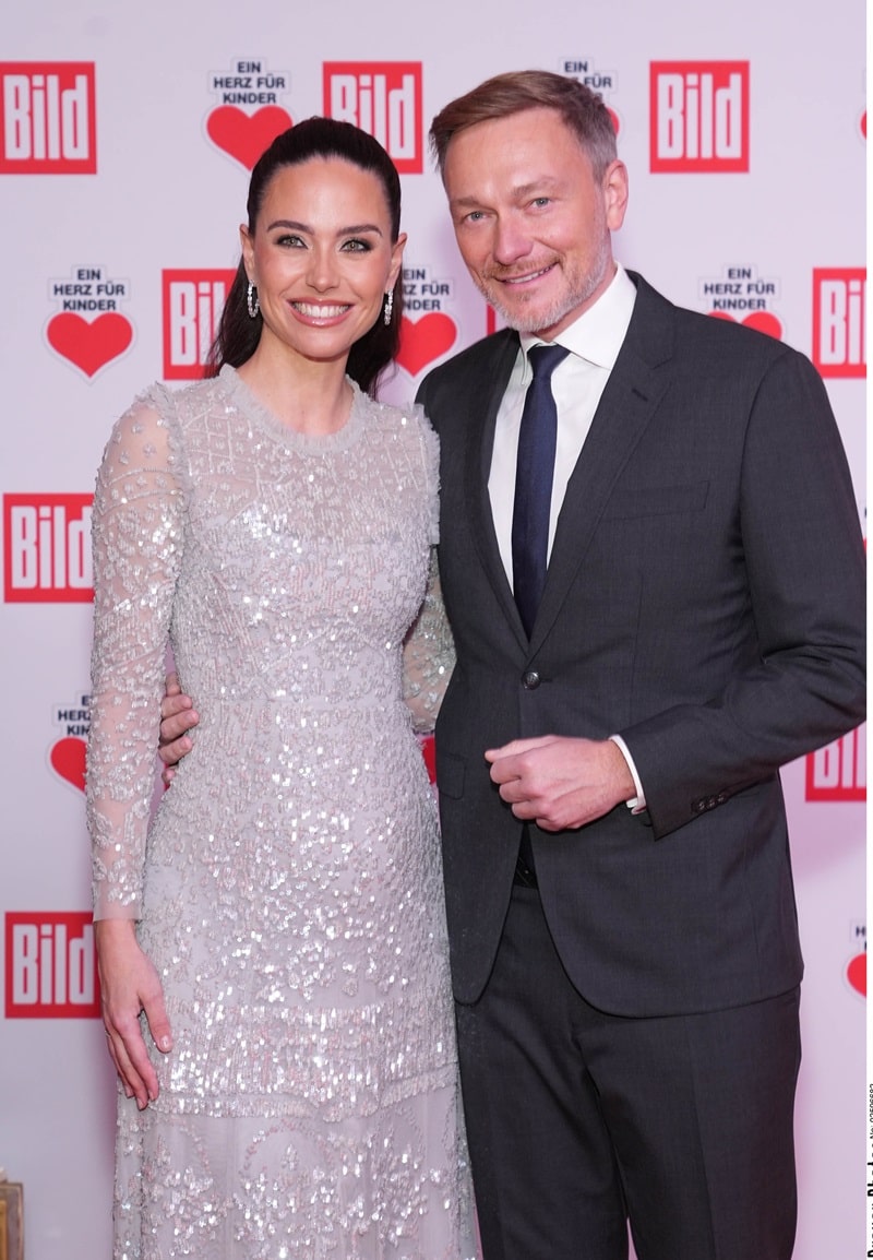 Franca Lehfeldt und Christian Lindner auf dem roten Teppich der Ein Herz für Kinder-Gala am 7. Dezember 2024 im Studio Adlershof, Berlin. Foto: BrauerPhotos / J.Harrell