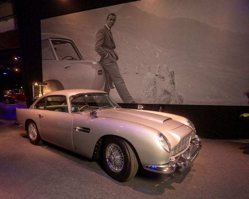 Auch der Aston Martin DB5 ging auf Reisen (Bild: DHL)