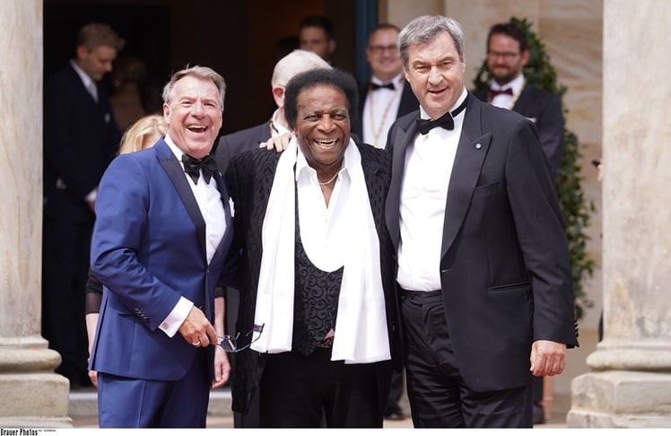 Markus Söder, Patrick Lindner und Roberto Blanco am Donnerstag, 25. Juli 2024 in Bayreuth (Bild: Brauer Photos / S. Voigt)