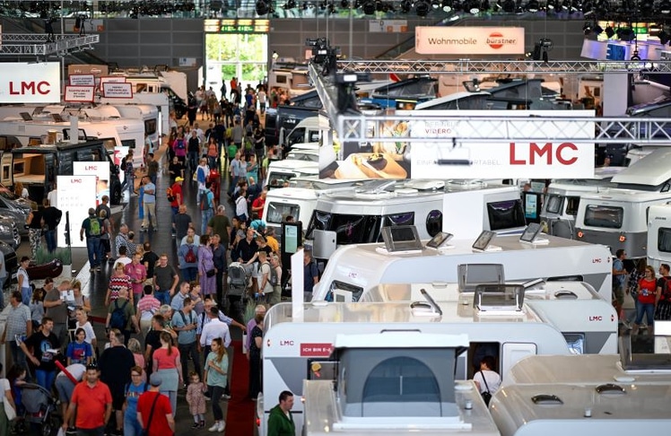 
Der CARAVAN SALON in Düsseldorf bietet eine beeindruckende Vielfalt rund um mobiles Reisen und ist der zentrale Treffpunkt für alle Caravaning-Fans. © Constanze Tillmann