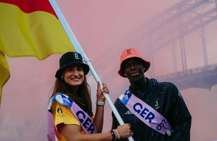 Anna-Maria Wagner (Judo) und Dennis Schröder (Basketball) als Fahnenträger für die Bundesrepublik in Paris (Bild: Team Deutschland / www.instagram.com/teamdeutschland)