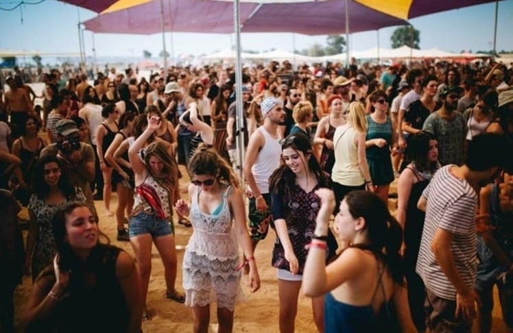 Szenenfoto vom Supernova Sukkot Gathering aus "We will dance again"