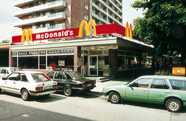 Wo alles begann: 1971 wurde die erste deutsche Filiale in München eröffnet. Nun plant McDonald's 500 neue Standorte in Deutschland, mit Fokus auf Drive-ins und E-Ladestationen (Bild: McDonalds)