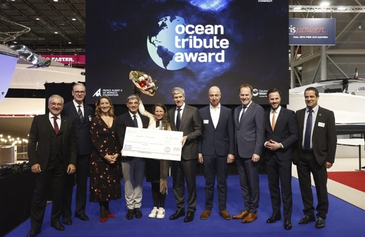 Ambiente Europeo gewinnt mit dem Projekt SeaLabs den ocean tribute Award 2025 Petros Michelidakis, Wolfram Diener, Dee Cafferi, Olivier Wenden, Luise Wagner, Professor Dr. Alexander Liegl, Hans-Peter Walpurgis, Dr. Stephan Keller, Marius Berlemann, Frank Schweikert © Messe Düsseldorf/ctillmann
