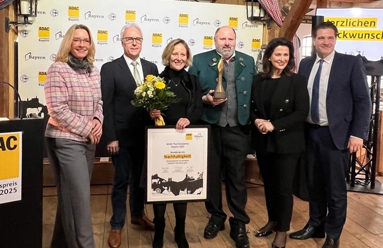 Das Team von Achental Tourismus bei der Preisverleihung in München am Donnerstag, 13. Februar 2025