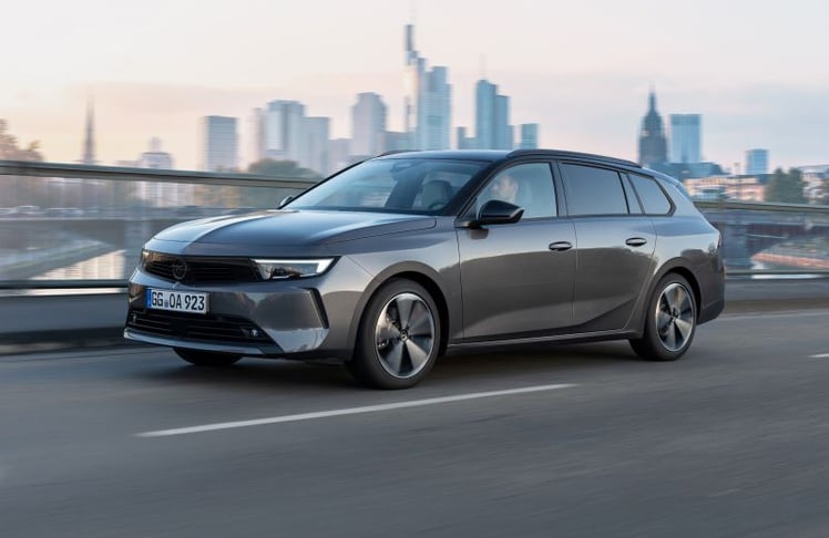 Der Opel Astra Sports Tourer – Deutschlands neuer Spitzenreiter unter den Dienstwagen überzeugt mit Vielseitigkeit, Komfort und moderner Technik. © Stellantis