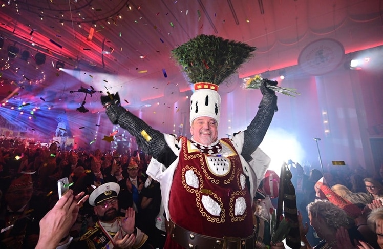 Schon bei der Proklamation des Kölner Dreigestirns wurde fleißig in Verkleidung getrunken, gegessen und womöglich auch geschlafen. Insbesondere mit dem Rosenmontag stehen die umsatzstärksten Karnevalstage jedoch erst noch bevor