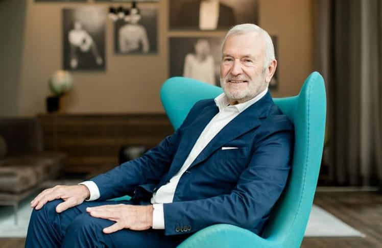 Dieter Müller, Gründer und Chairman von Motel One, bleibt trotz des Verkaufs der Unternehmensmehrheit an PAI Partners weiterhin an der Spitze der Hotelkette und treibt die Expansion voran. © Motel One